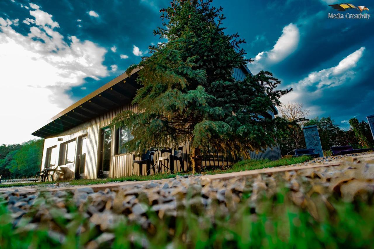 Casa Kaf Villa Sebesel ภายนอก รูปภาพ